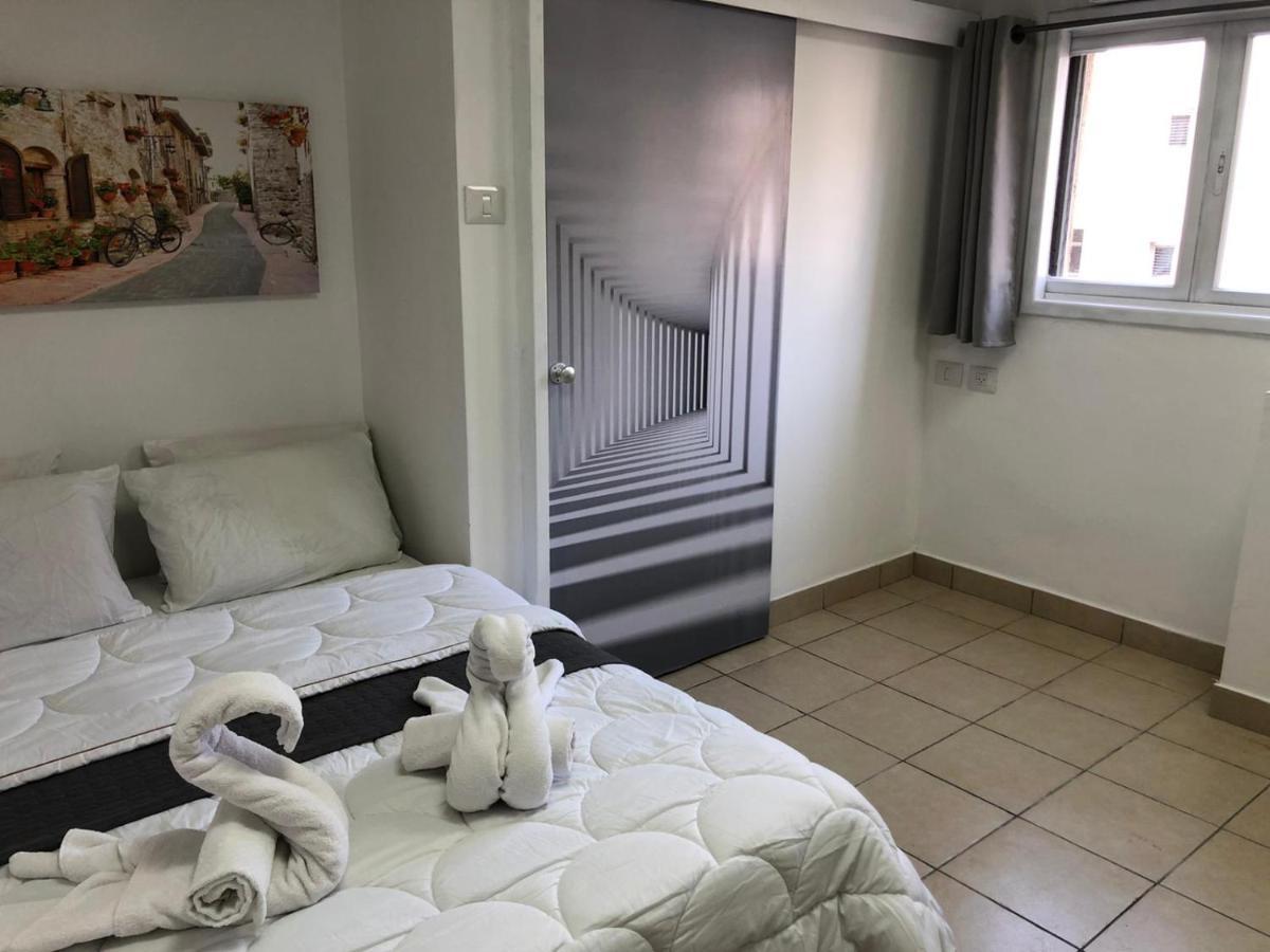 Hotel Room Service Bat Yam Εξωτερικό φωτογραφία
