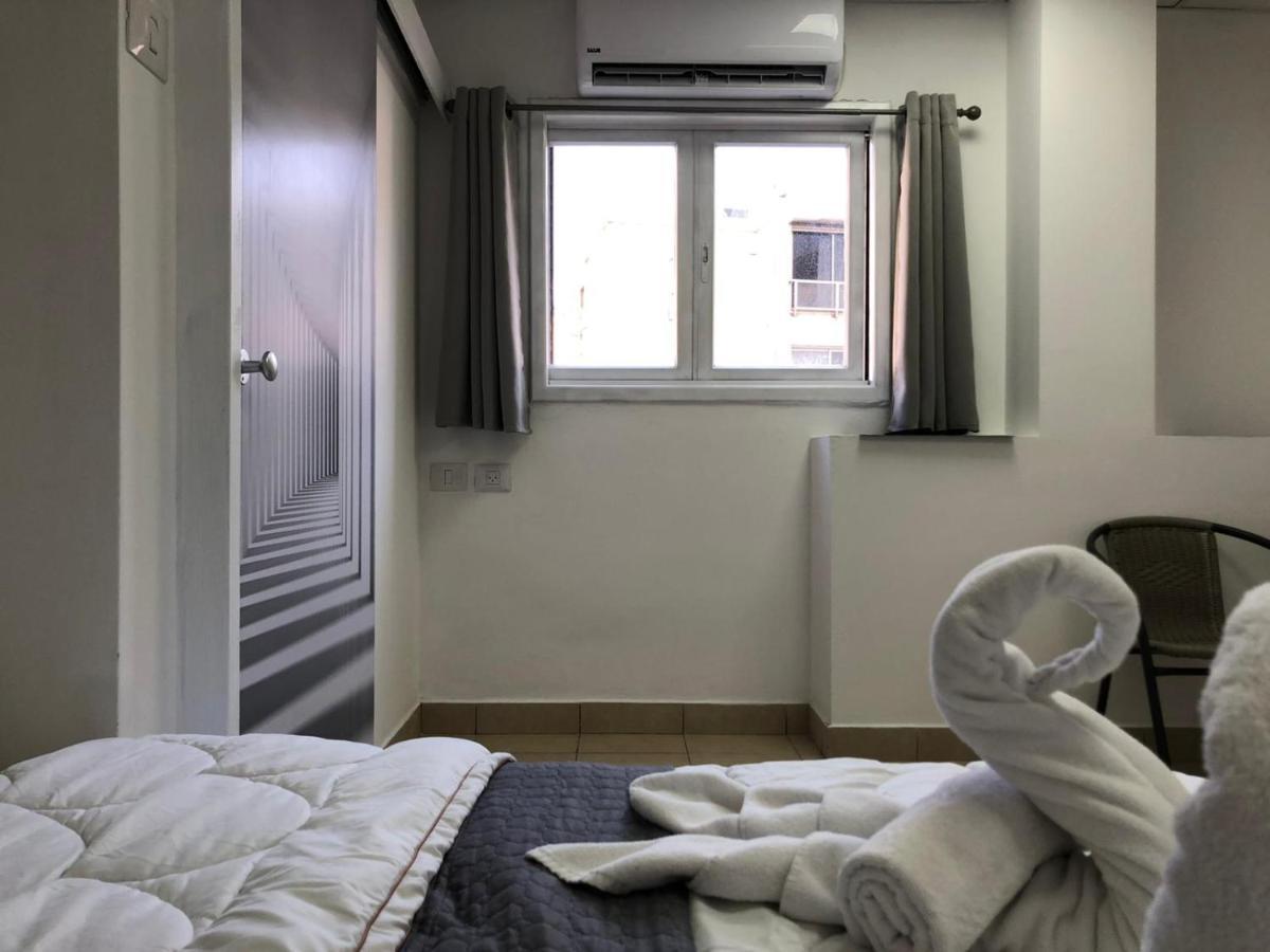 Hotel Room Service Bat Yam Εξωτερικό φωτογραφία