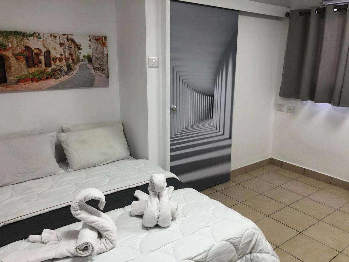 Hotel Room Service Bat Yam Εξωτερικό φωτογραφία