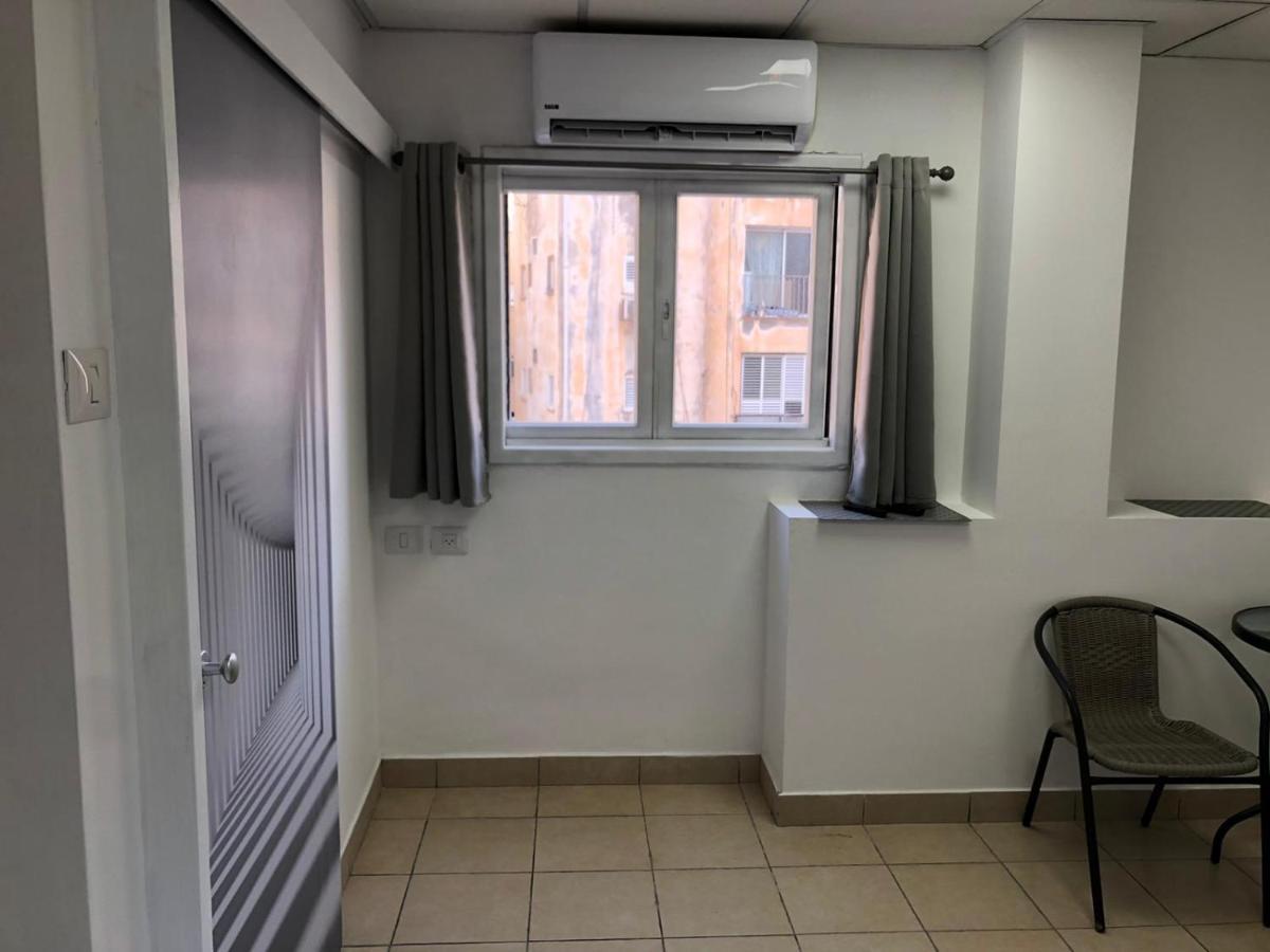 Hotel Room Service Bat Yam Εξωτερικό φωτογραφία