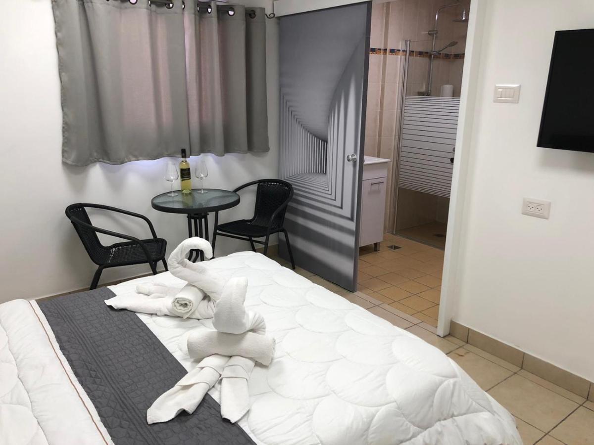 Hotel Room Service Bat Yam Εξωτερικό φωτογραφία
