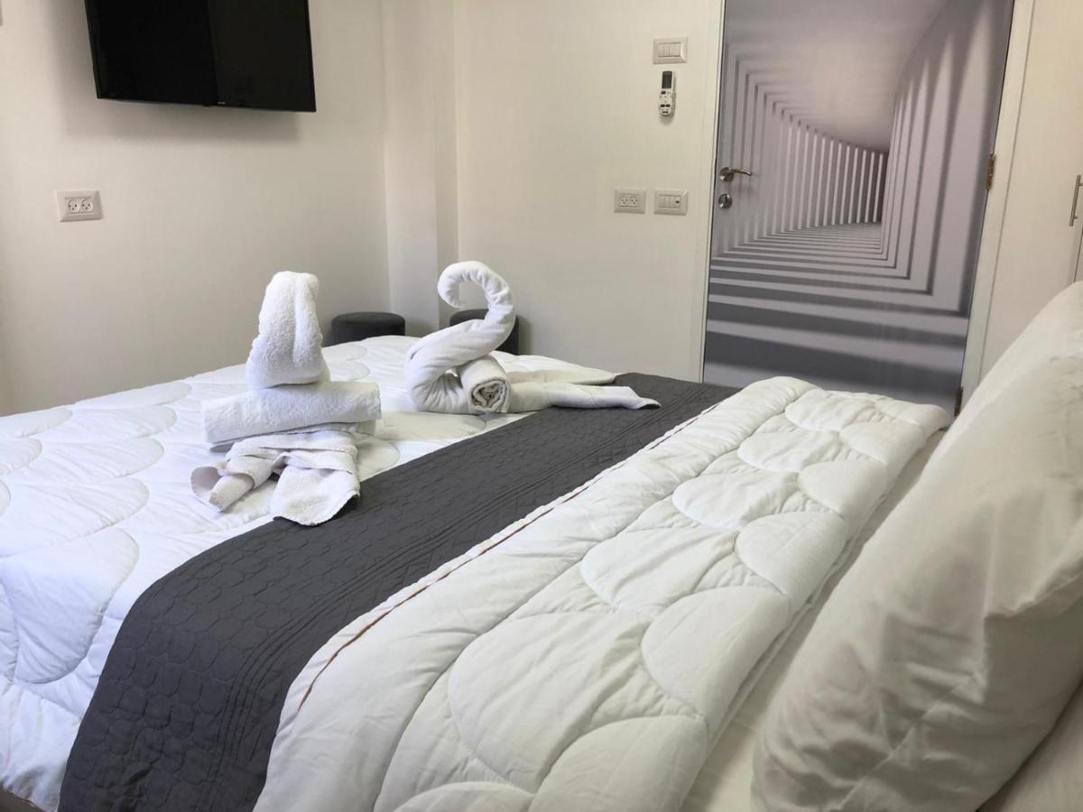 Hotel Room Service Bat Yam Εξωτερικό φωτογραφία