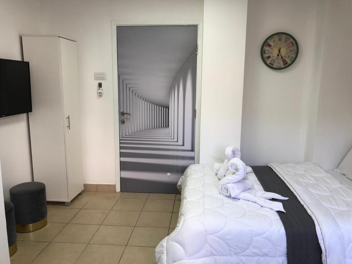 Hotel Room Service Bat Yam Εξωτερικό φωτογραφία
