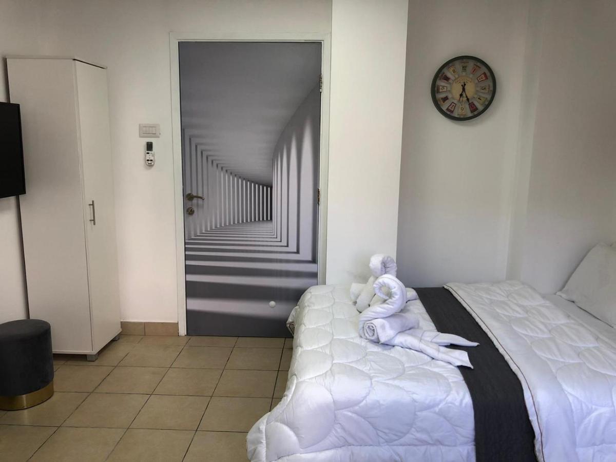 Hotel Room Service Bat Yam Εξωτερικό φωτογραφία